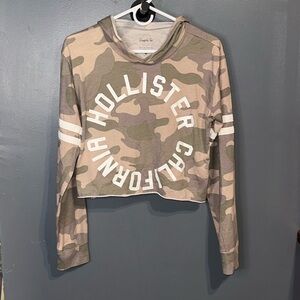 Hollister Camo Graphic Print Crop Tshirt Hoodie